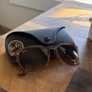 NWOT Ray-Ban Women’s Sunglasses